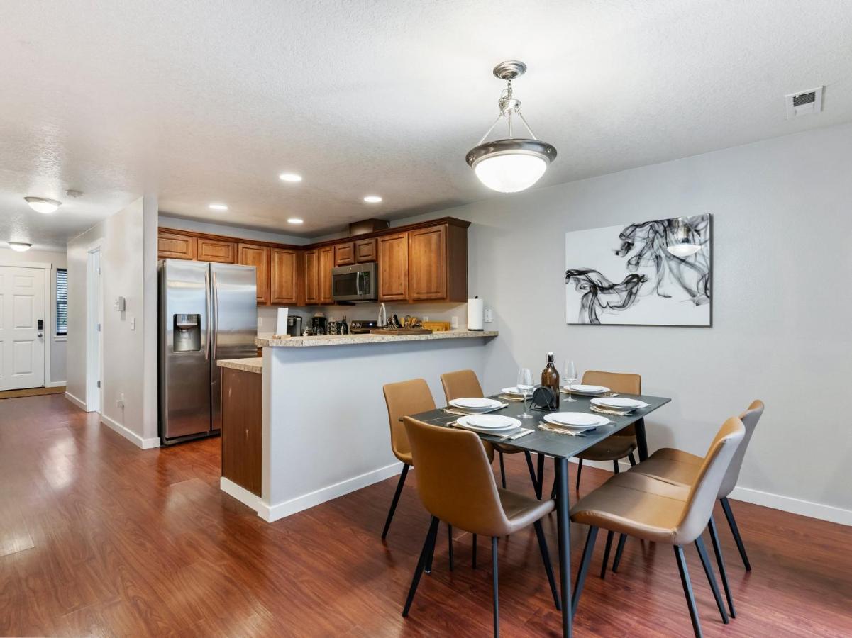 No Place Like Home Vancouver Ngoại thất bức ảnh